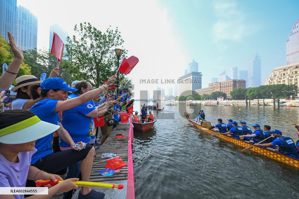 (SP)CHINA-TIANJIN-DRAGON BOAT-LAURA (CN)