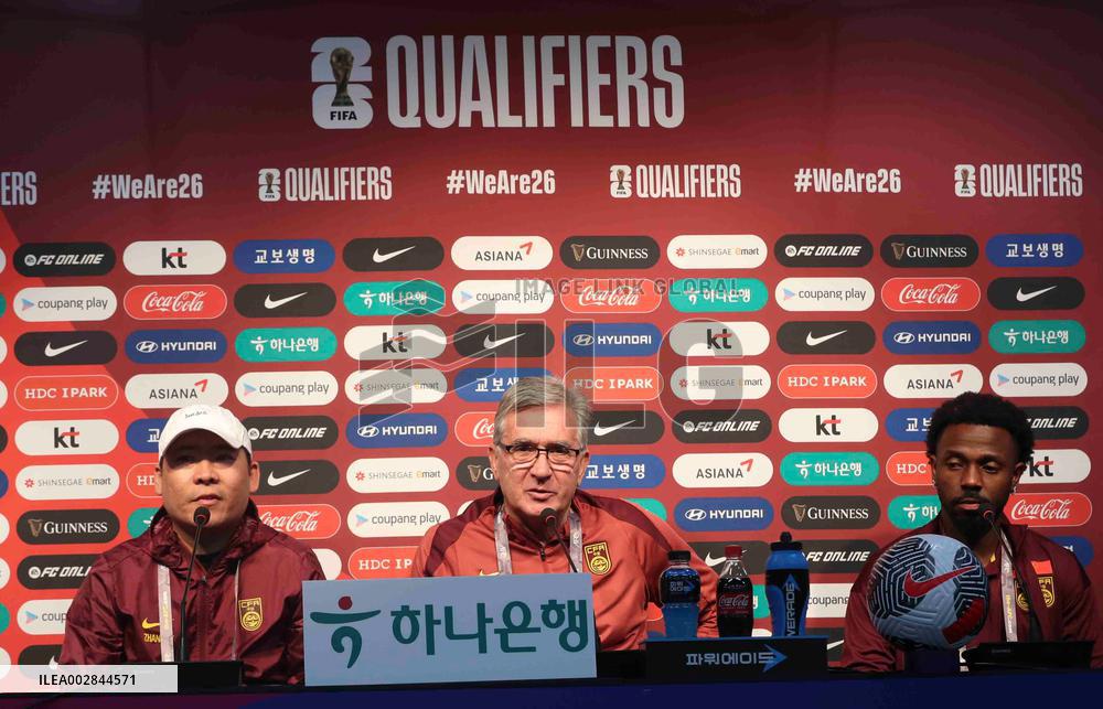 (SP)SOUTH KOREA-SEOUL-FOOTBALL-FIFA WORLD CUP QUALIFIER-CHN VS KOR-PRESS CONFERENCE