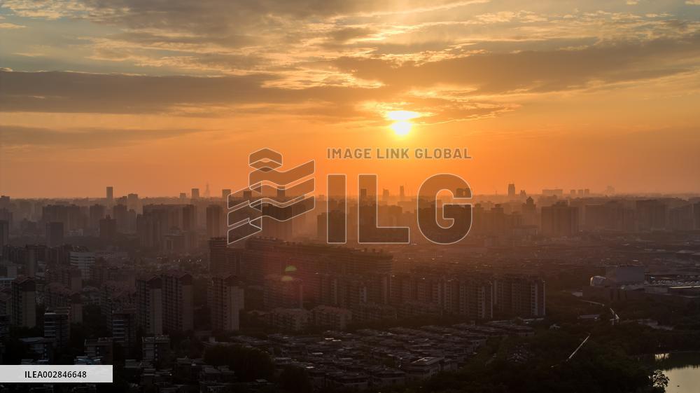 The Qujiangchi Ruins Park at Sunset in Xi 'an
