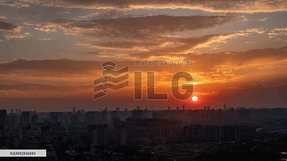 The Qujiangchi Ruins Park at Sunset in Xi 'an
