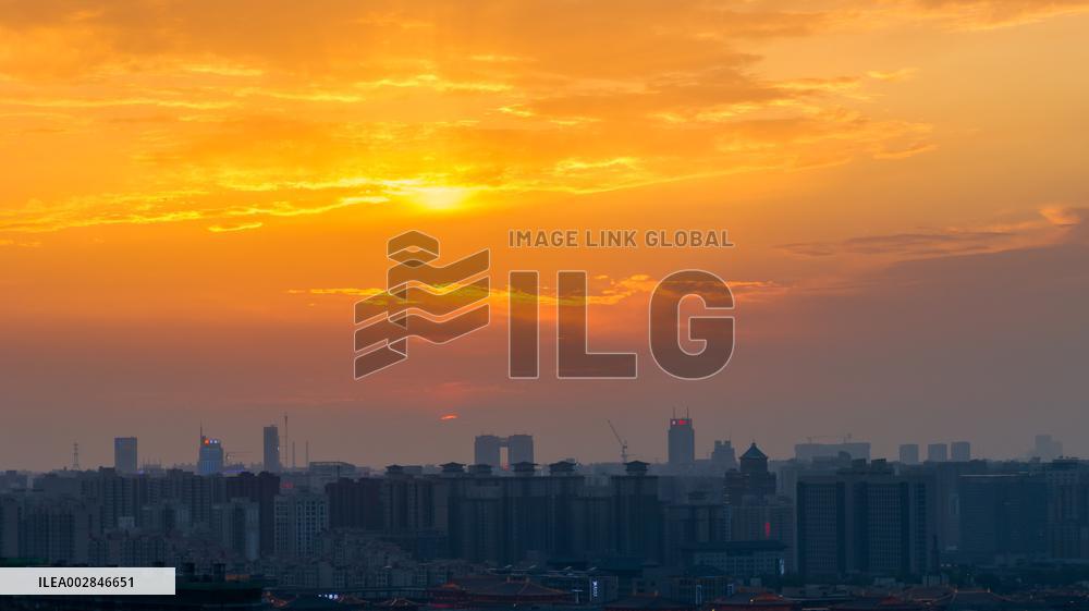 The Qujiangchi Ruins Park at Sunset in Xi 'an