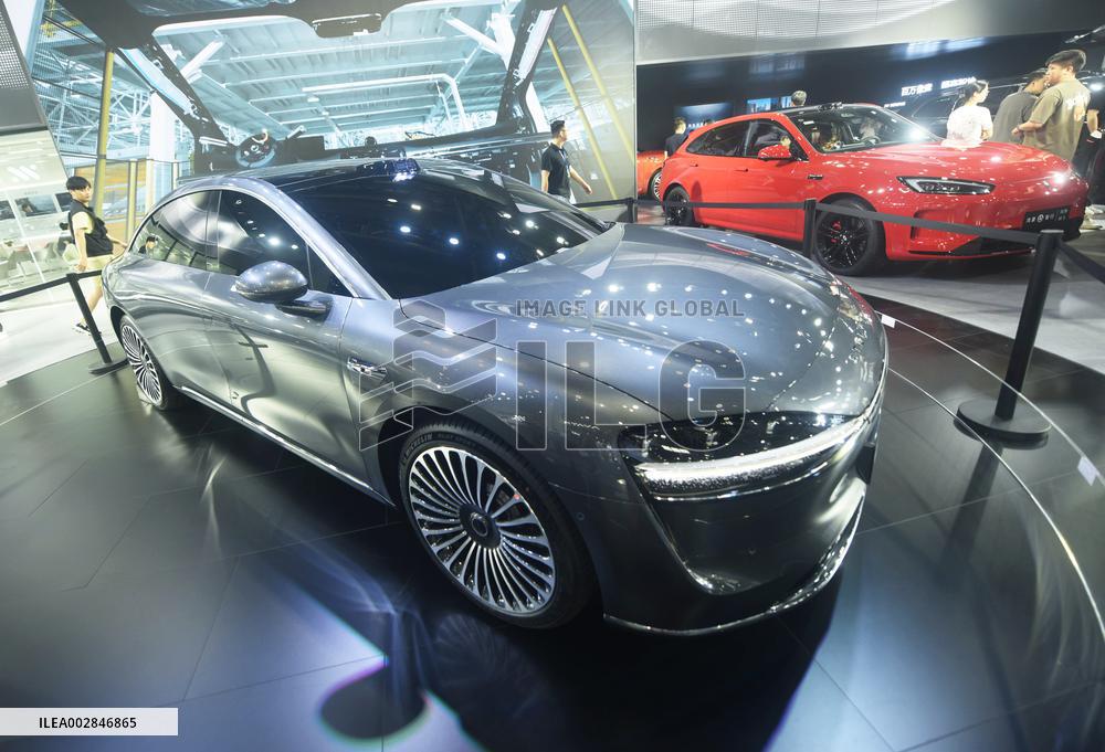 Huawei's Stelato S9 Smart Car