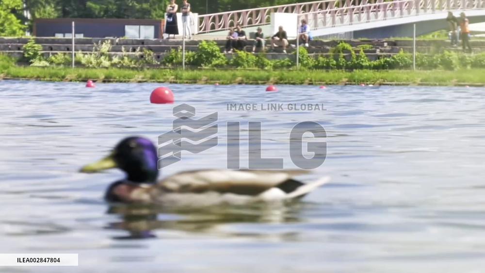 Dragon boat race held in Moscow