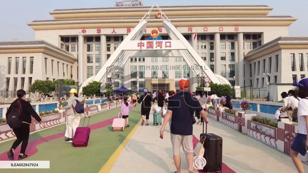 Burgeoning cross-border tourism shows China's vitality in opening-up
