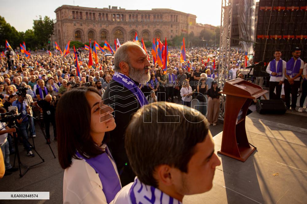 Archbishop Galstanyan Calls For Nonstop Protests To Push Pashinian Out - Yerevan
