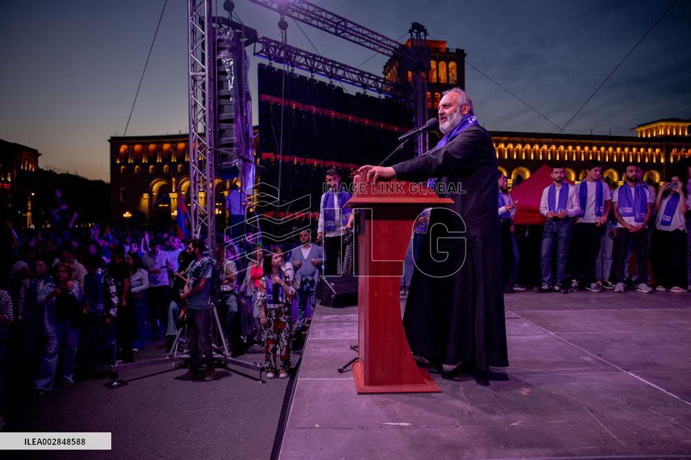 Archbishop Galstanyan Calls For Nonstop Protests To Push Pashinian Out - Yerevan