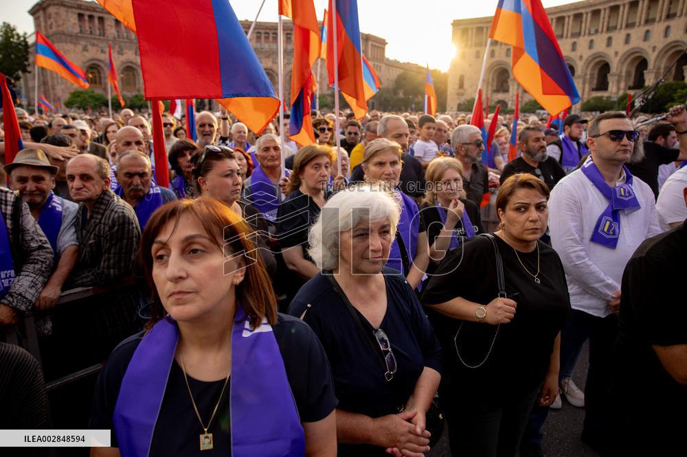 Archbishop Galstanyan Calls For Nonstop Protests To Push Pashinian Out - Yerevan