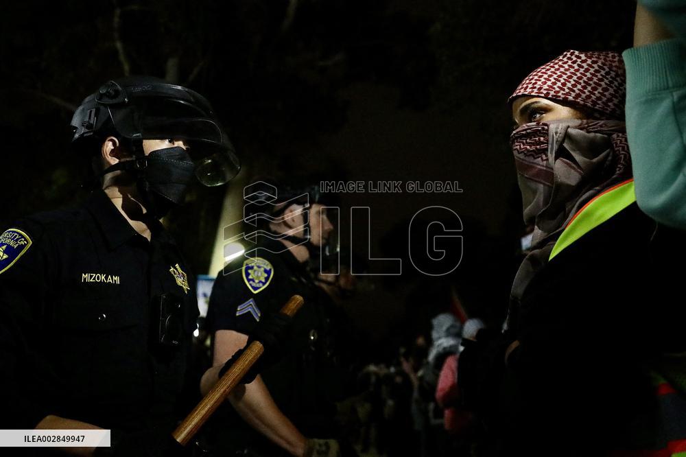 US-LOS ANGELES-UCLA-PRO-PALESTINIAN-PROTEST