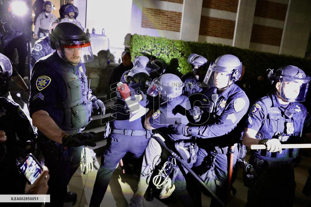 U.S.-LOS ANGELES-UCLA-PRO-PALESTINIAN PROTEST