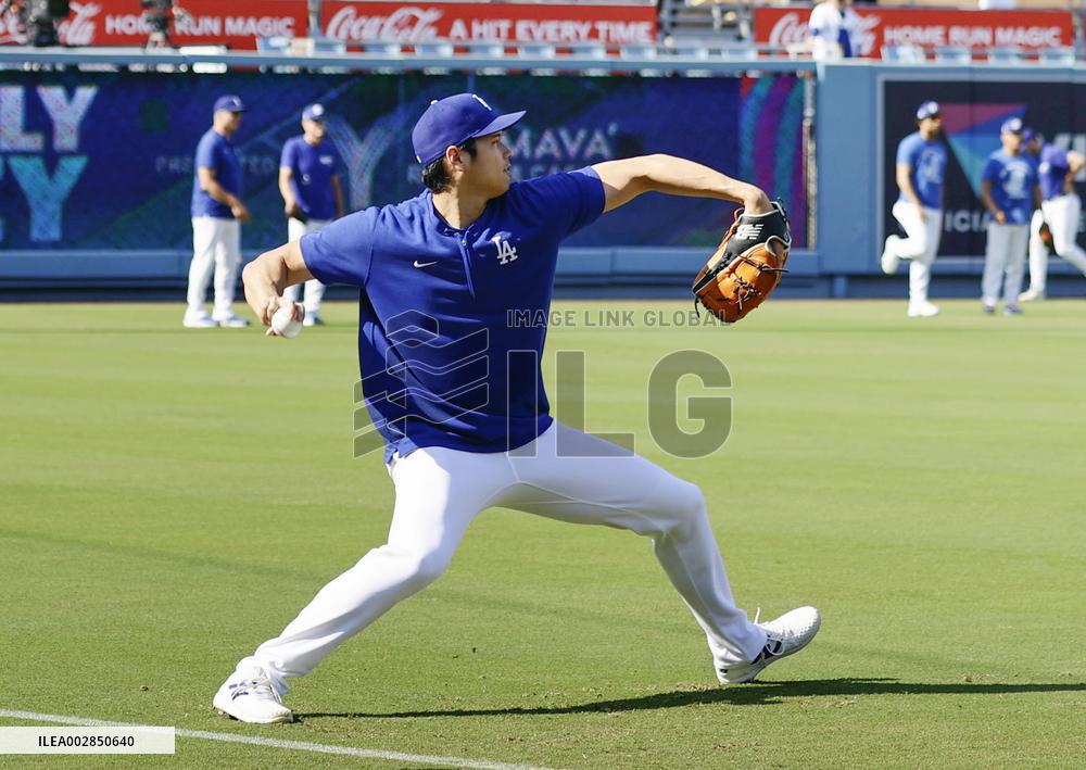 Baseball: Rangers vs. Dodgers