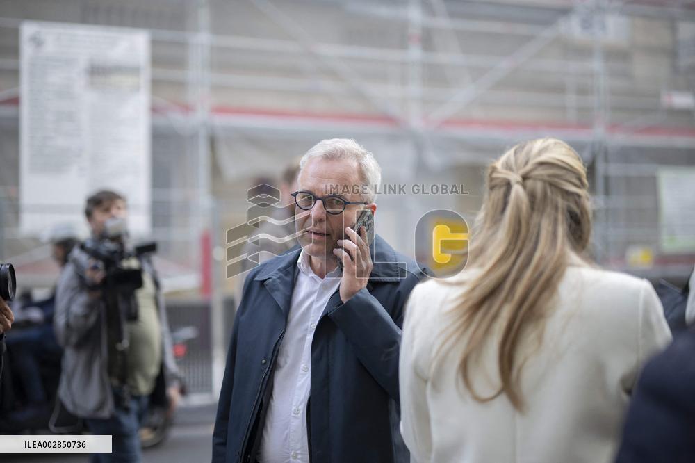 Arrivals At Renaissance Headquarters - Paris