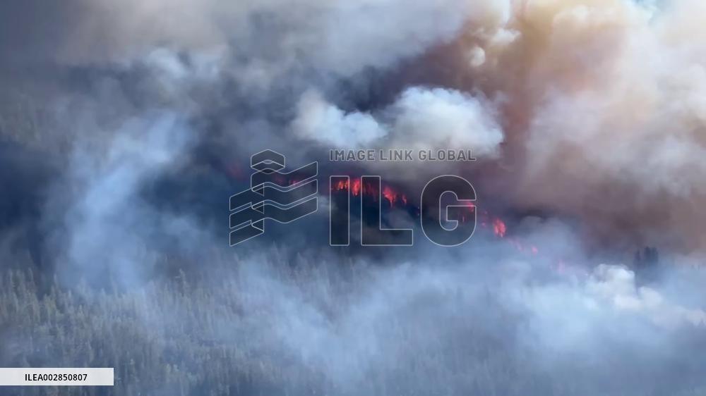 US: Wildfire Erupts Near Twin Lakes In Colorado 4