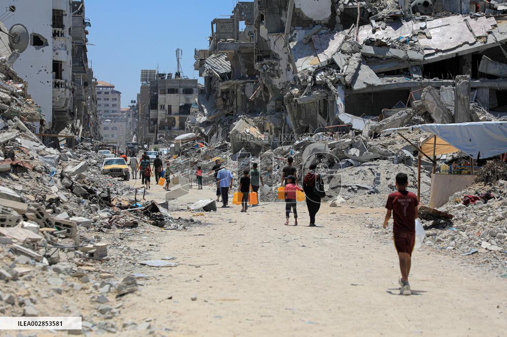 MIDEAST-GAZA-KHAN YOUNIS-DESTRUCTION