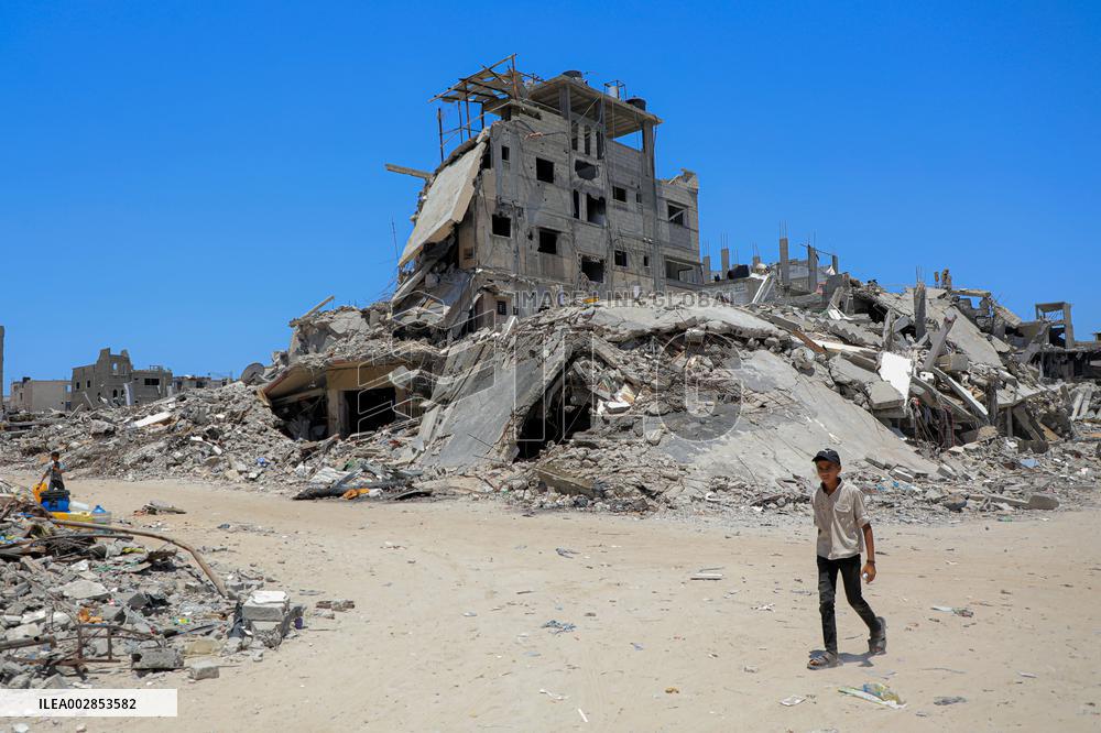 MIDEAST-GAZA-KHAN YOUNIS-DESTRUCTION