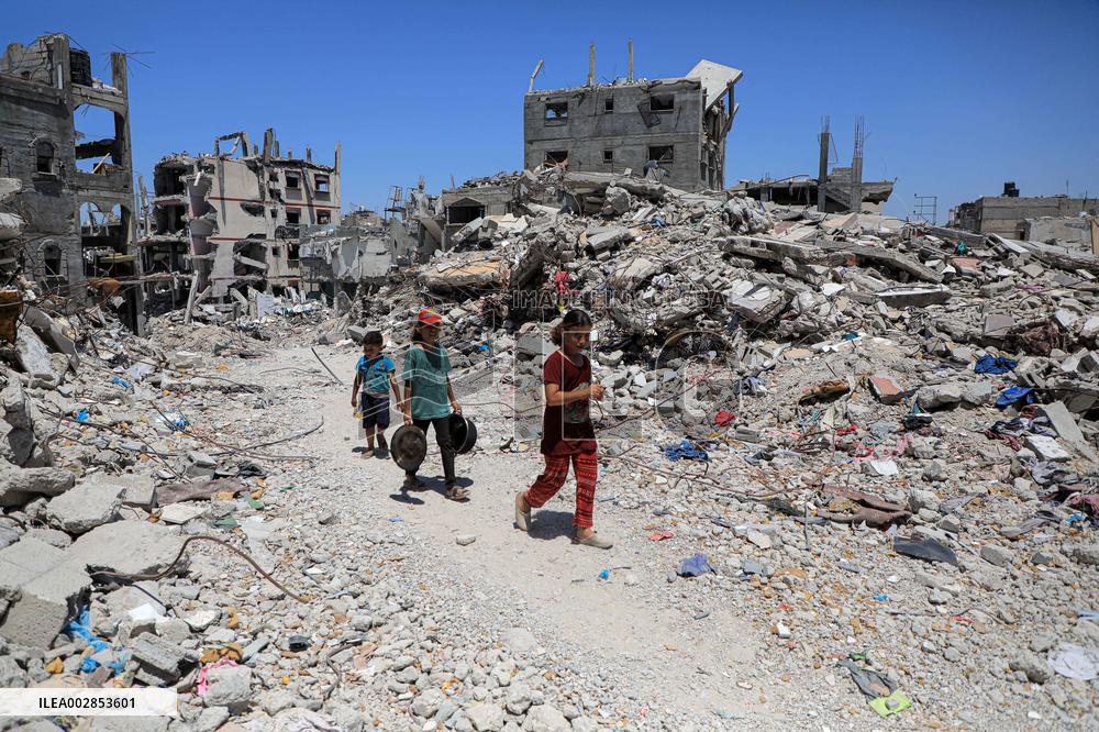 MIDEAST-GAZA-KHAN YOUNIS-DESTRUCTION