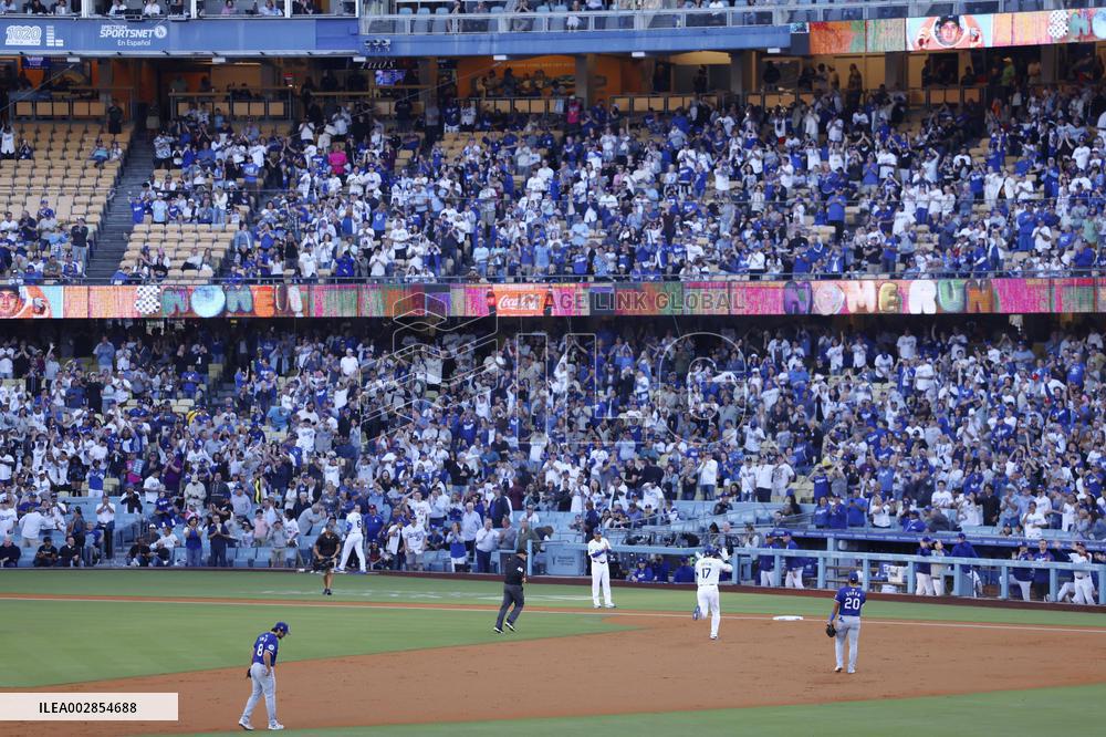 Baseball: Rangers vs. Dodgers