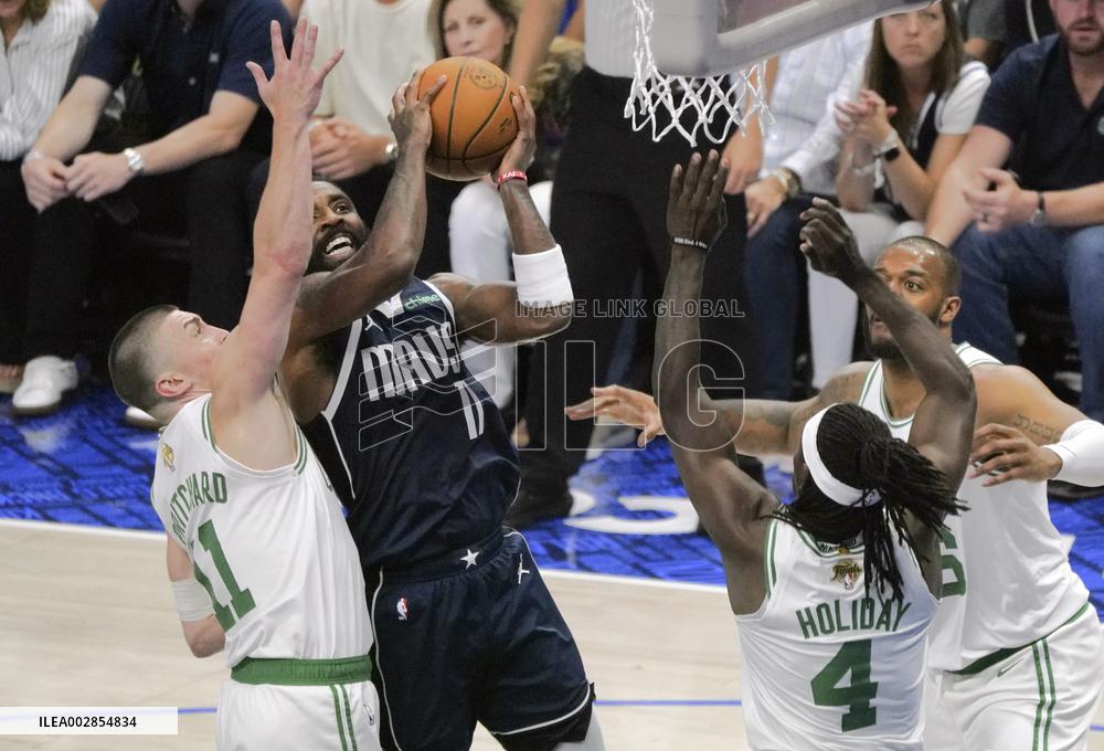 (SP)U.S.-DALLAS-BASKETBALL-NBA-FINALS-GAME 3