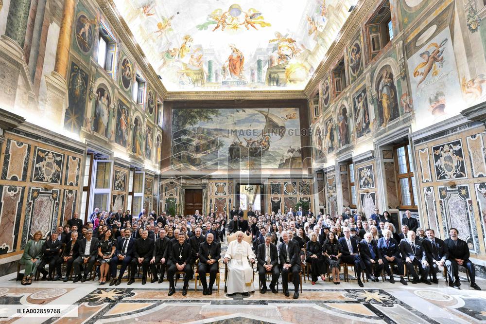 Pope Francis Meets With More Than 100 Comedians - Vatican