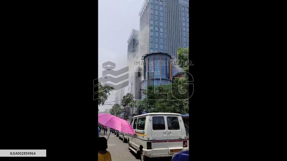 India: Major Fire Breaks Out At Shopping Mall In Kolkata