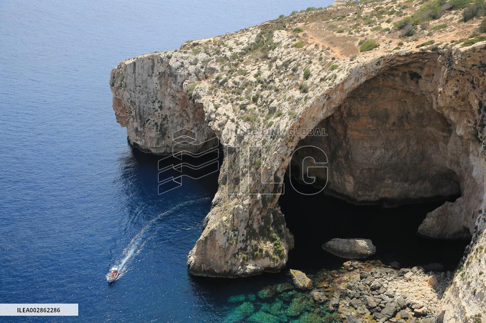 MALTA-QRENDI-BLUE GROTTO-SCENERY