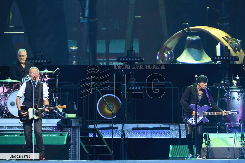 Bruce Springsteen and The E Street Band Concert - Madrid