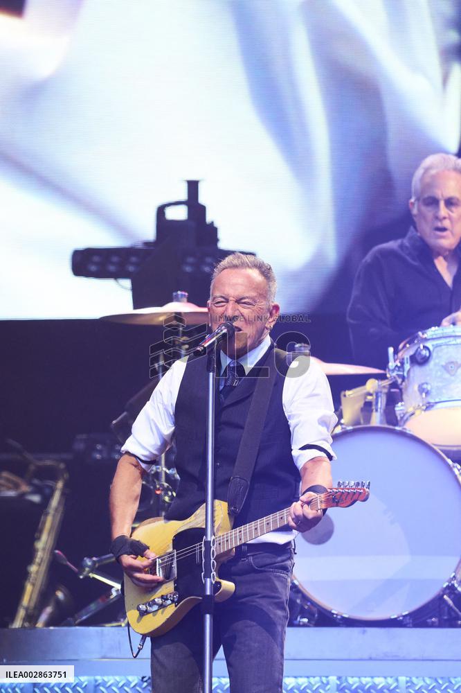 Bruce Springsteen and The E Street Band Concert - Madrid