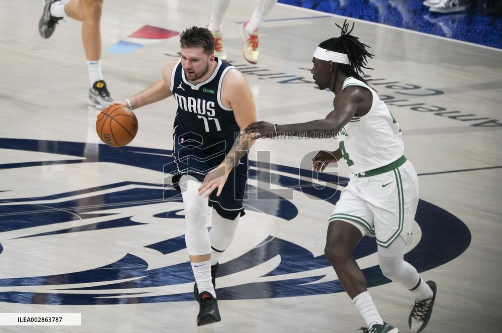 (SP)U.S.-DALLAS-BASKETBALL-NBA-FINALS-GAME 4