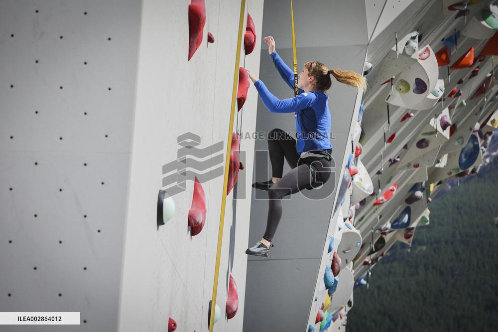 French Speed Climbing Team Training - Briancon