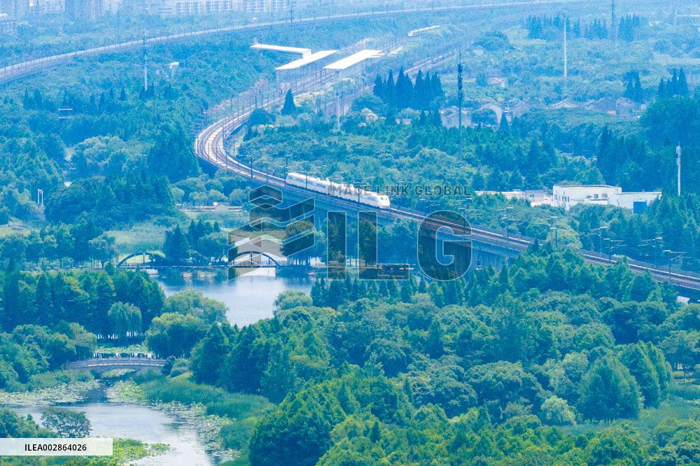 Yangtze River Delta Super Loop High-speed Rail Debut