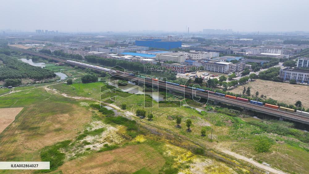 Yangtze River Delta Super Loop High-speed Rail Debut