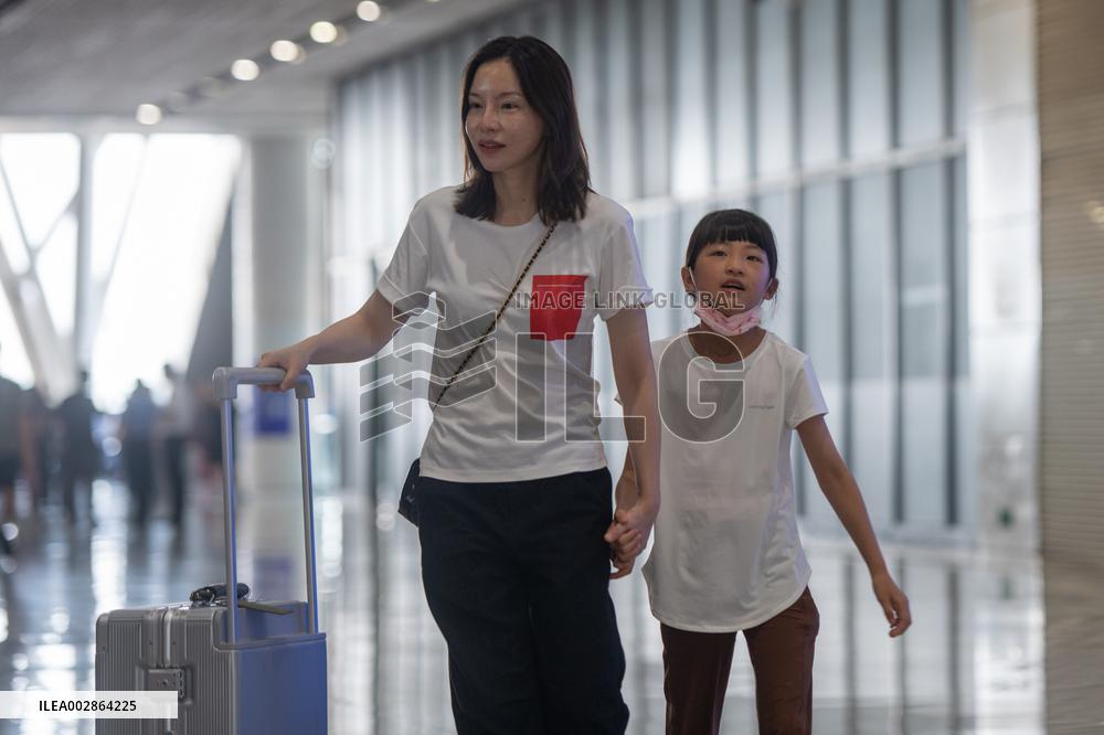 CHINA-BEIJING-GUANGZHOU HIGH-SPEED RAILWAY-OPERATION (CN)