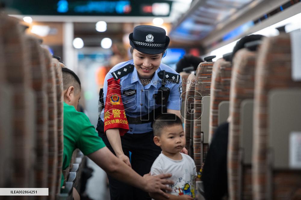 CHINA-BEIJING-GUANGZHOU HIGH-SPEED RAILWAY-OPERATION (CN)