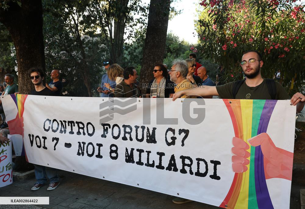 ITALY-G7-PROTEST