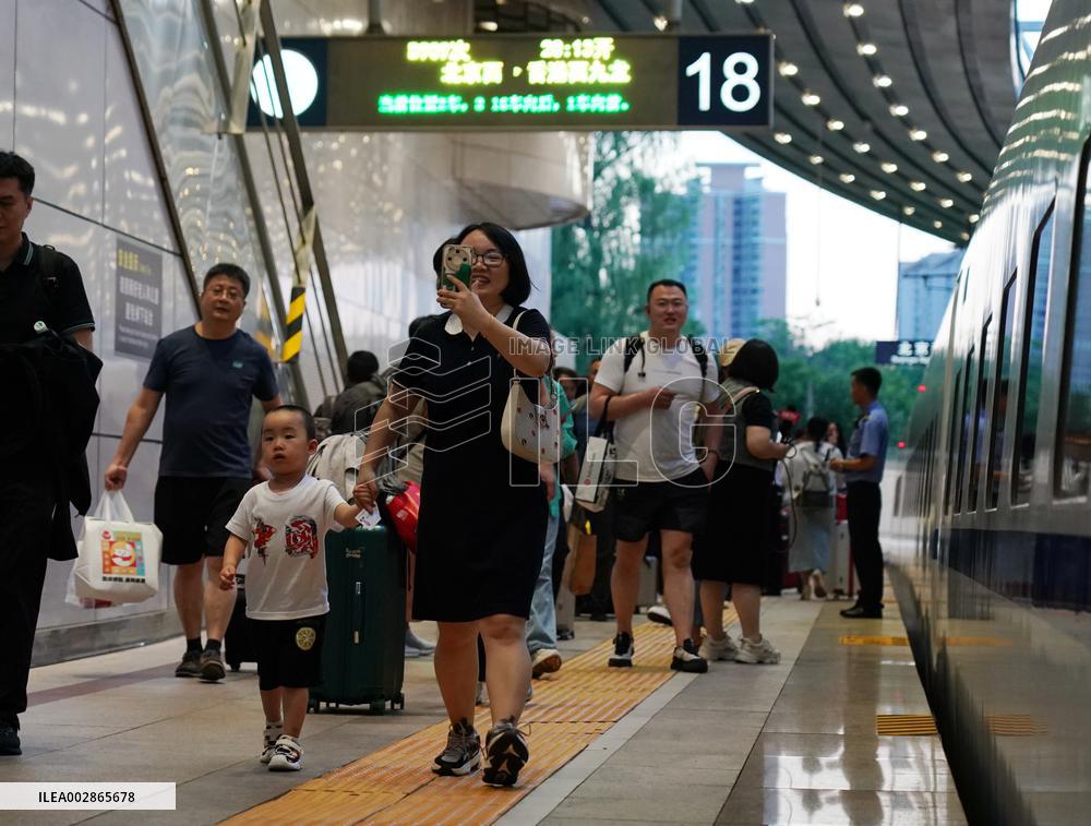 CHINA-BEIJING-SHANGHAI-HONG KONG-HIGH-SPEED SLEEPER TRAIN-OPERATION (CN)