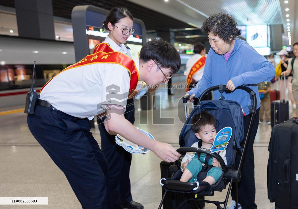 CHINA-BEIJING-SHANGHAI-HONG KONG-HIGH-SPEED SLEEPER TRAIN-OPERATION (CN)