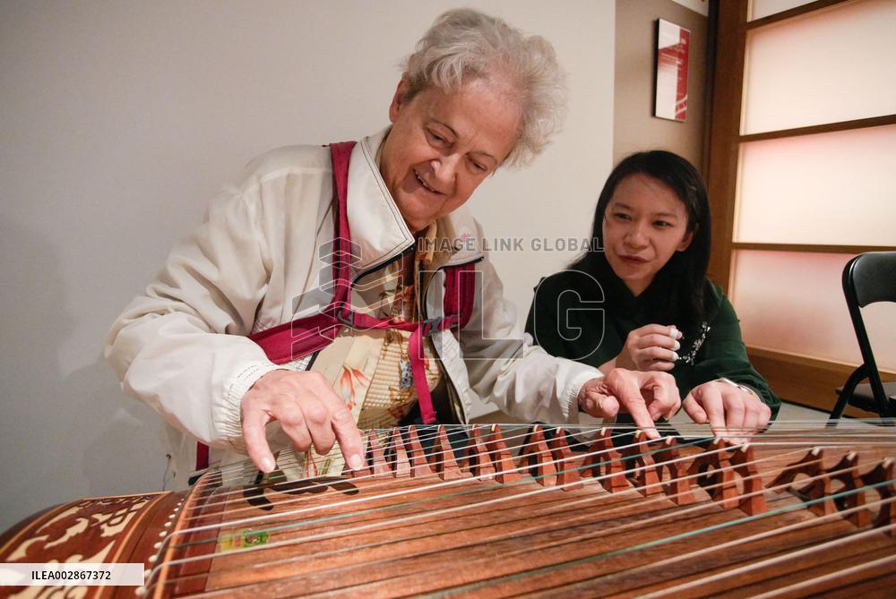CANADA-VANCOUVER-TRADITIONAL CHINESE MUSICAL INSTRUMENTS
