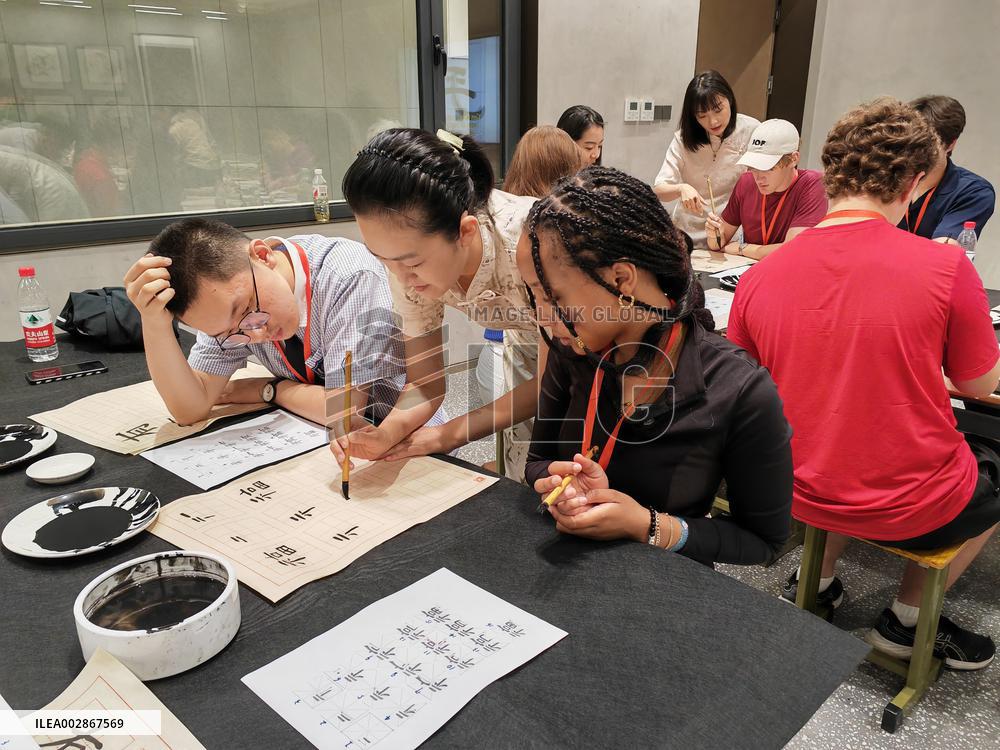 CHINA-HEBEI-SHIJIAZHUANG-U.S. YOUTH-EXCHANGE TOUR (CN)