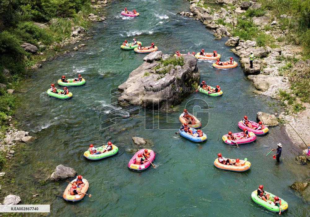 Canyon Rafting Cooling in Yichang
