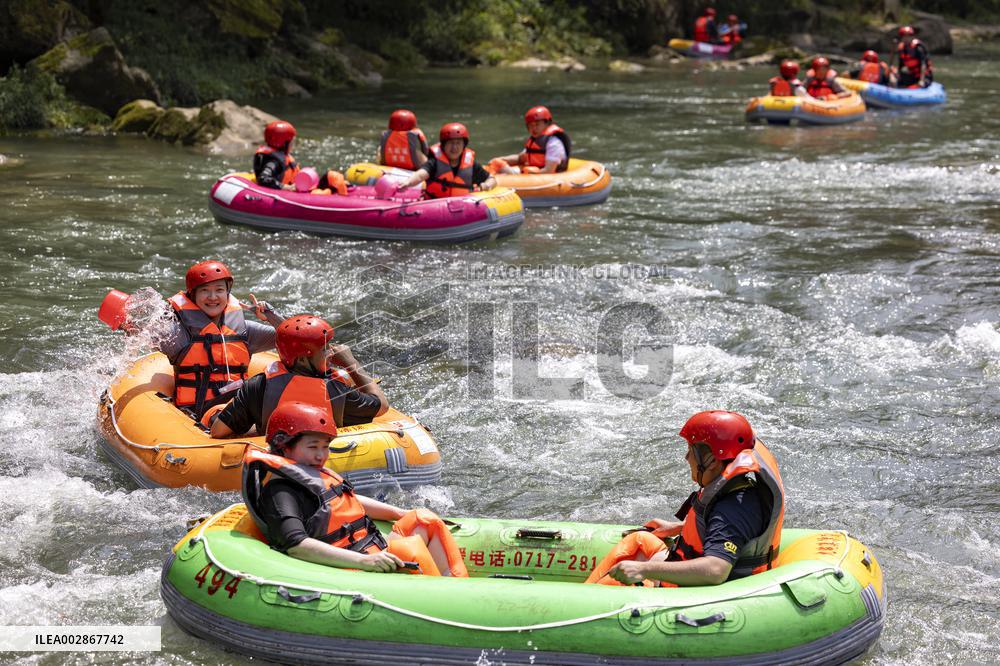 Canyon Rafting Cooling in Yichang