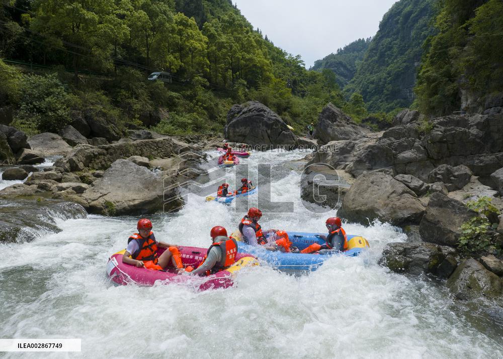 Canyon Rafting Cooling in Yichang
