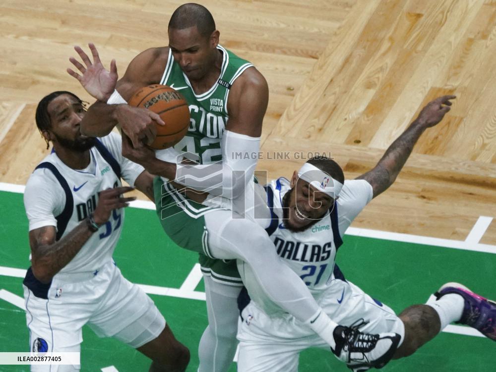 (SP)U.S.-BOSTON-BASKETBALL-NBA-FINALS-GAME 5