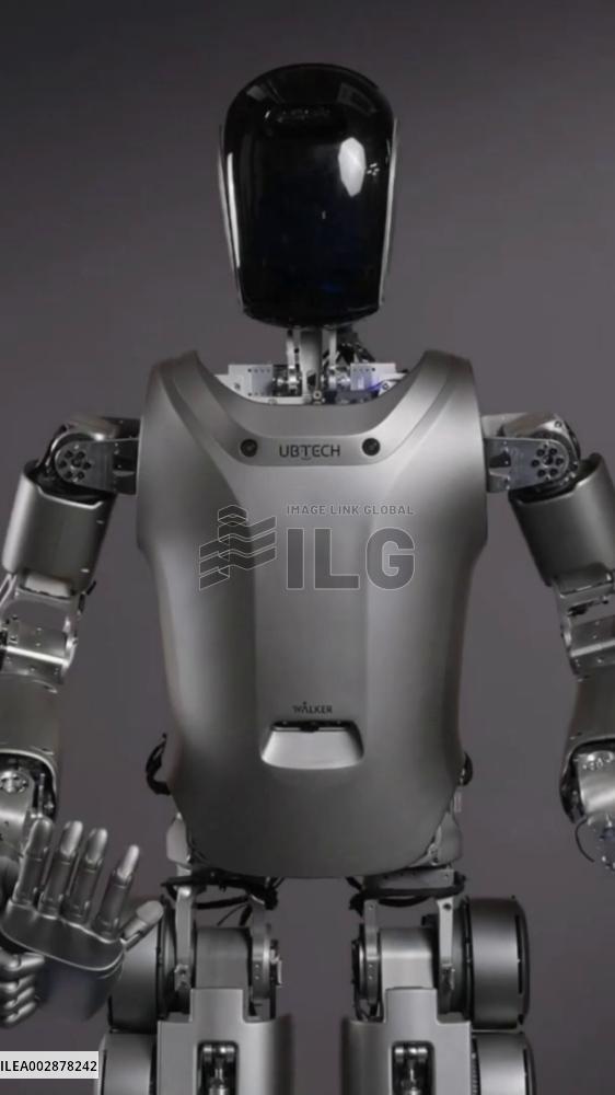 Humanoid robots work in factories in S China