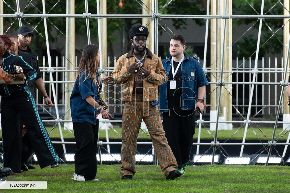 PFW Louis Vuitton Front Row