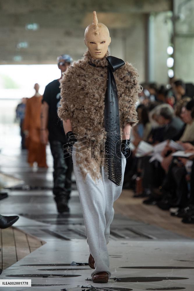 PFW IFM Bachelor Of Art Runway