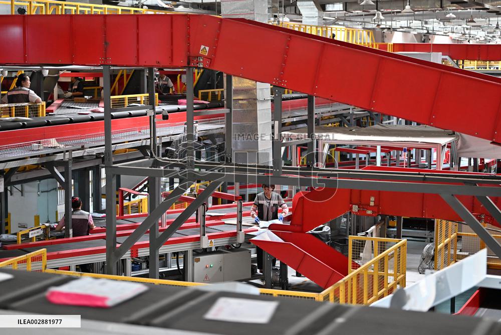 XINHUA PHOTOS OF THE DAY