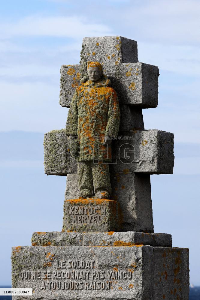 President Macron At Appel du 18 Commemoration - Ile-de-Sein