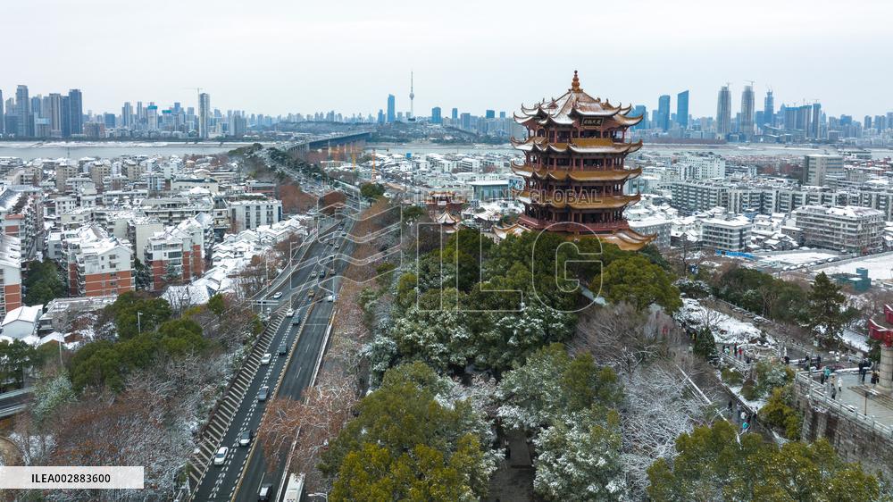 CHINA-CENTRAL REGION-LANDMARKS-ANCIENT TOWER-PAVILION (CN)