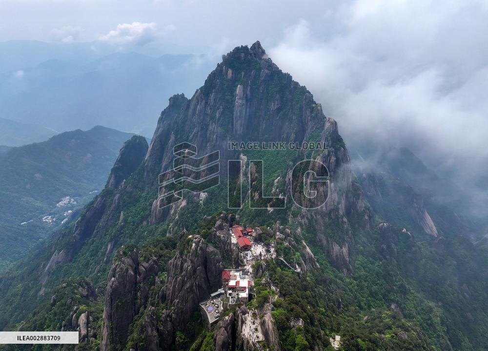 CHINA-CENTRAL REGION-MOUNTAINS-AERIAL VIEW (CN)