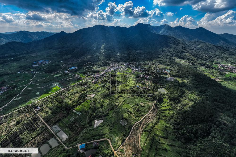 CHINA-CENTRAL REGION-MOUNTAINS-AERIAL VIEW (CN)