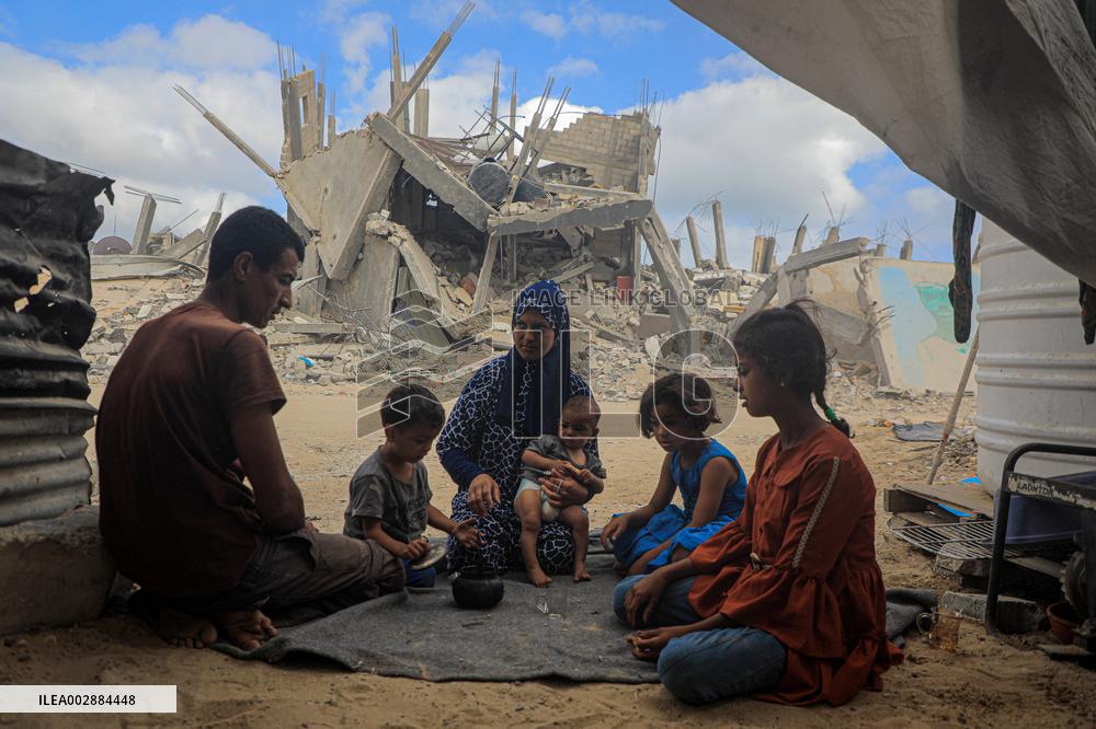 Displaced Families In Khan Younis